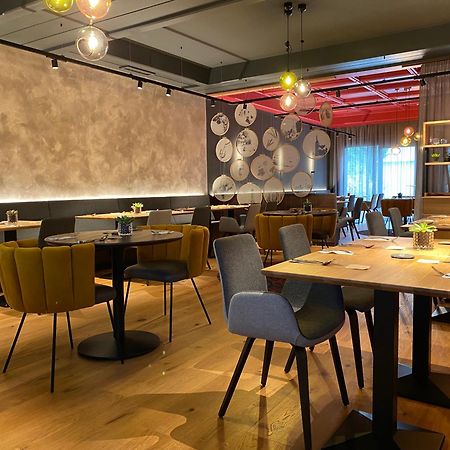 Hotel-Restaurant-Vinothek Felix Sommer Auersthal Dış mekan fotoğraf