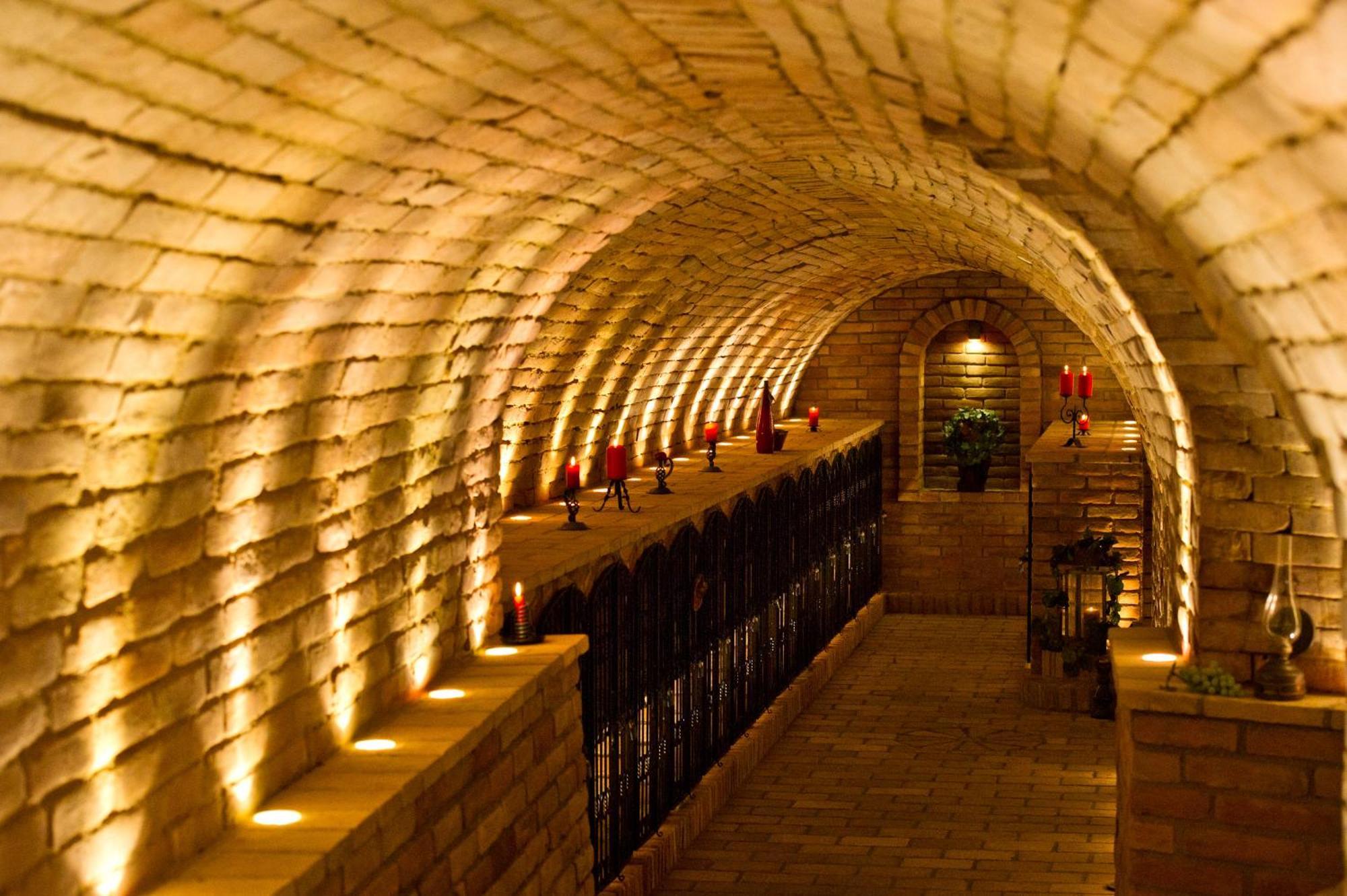 Hotel-Restaurant-Vinothek Felix Sommer Auersthal Dış mekan fotoğraf